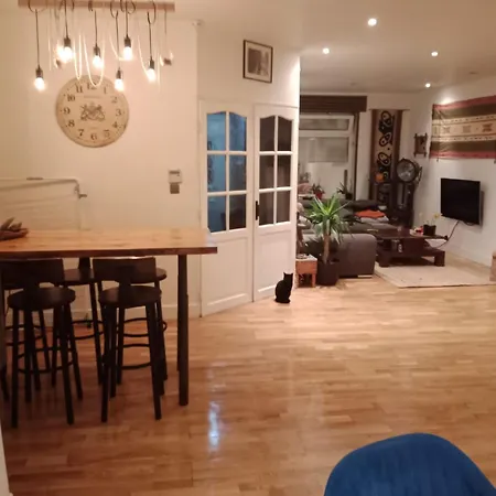 홈스테이 Speciale Jo Avec Transport Gratuit Sur Demande Privee Dans Grande Maison De Avec Jardin
